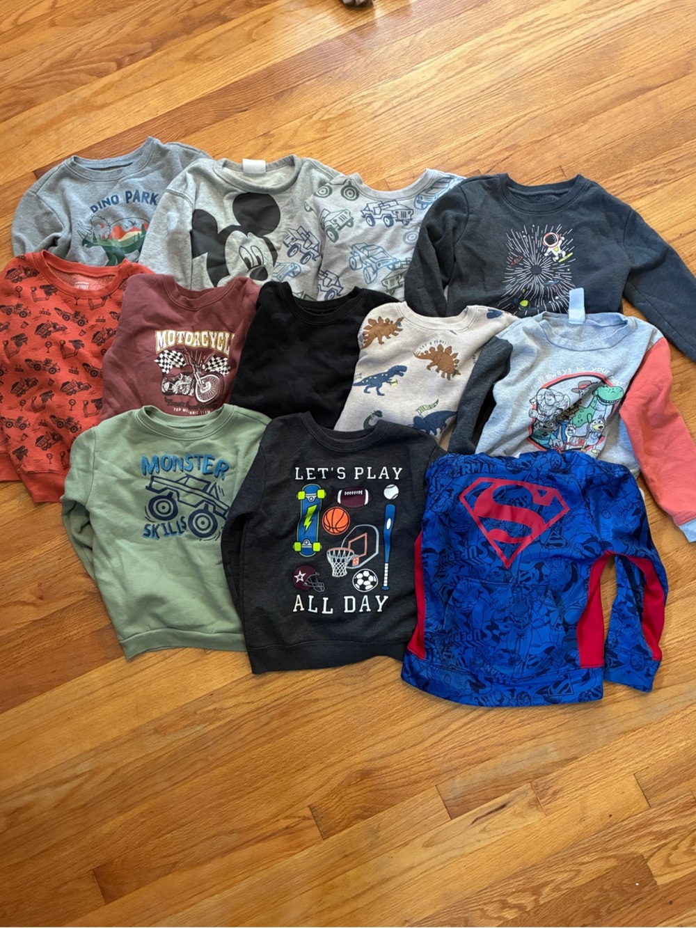 Lot bundle 12 boy sweatshirts 5T